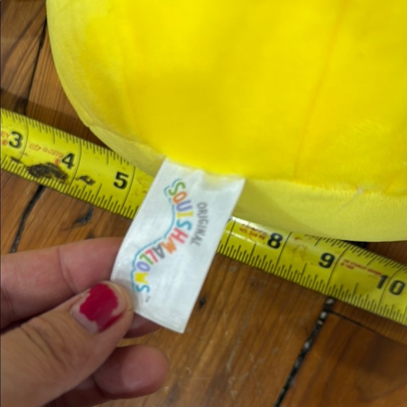 Squishmallows 7.5" Mariska The Flamin' Hot Fries  and two plush toys - Picture 5 of 6